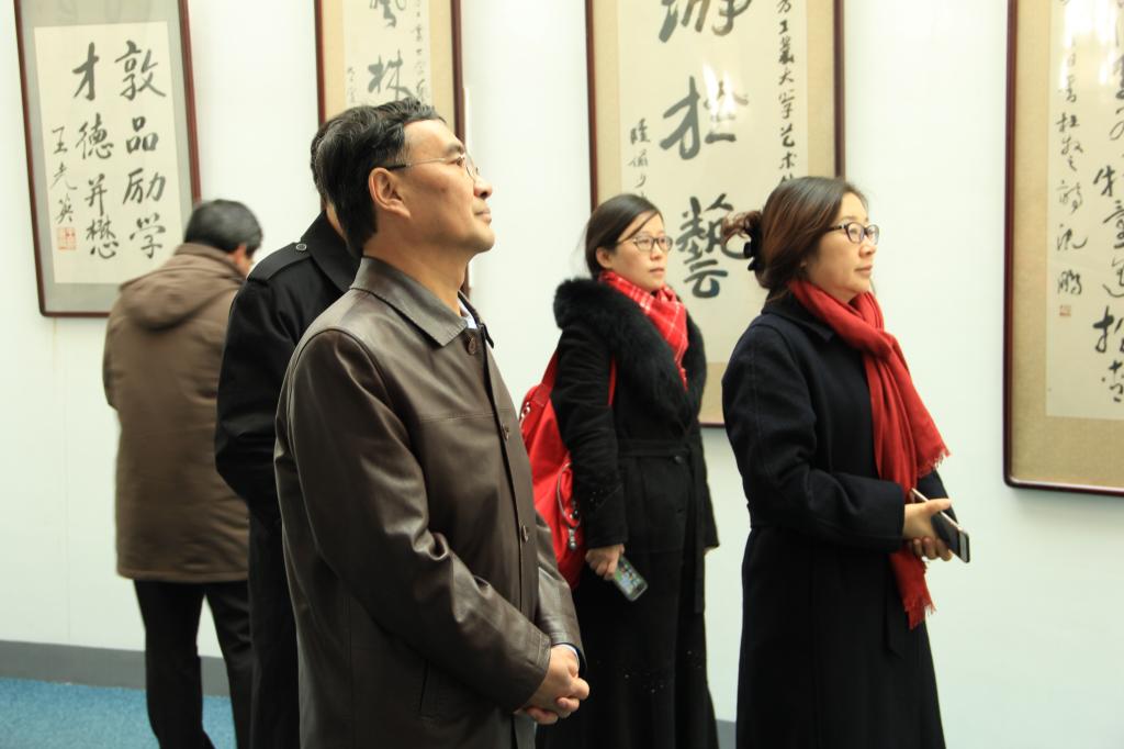 参观艺术馆